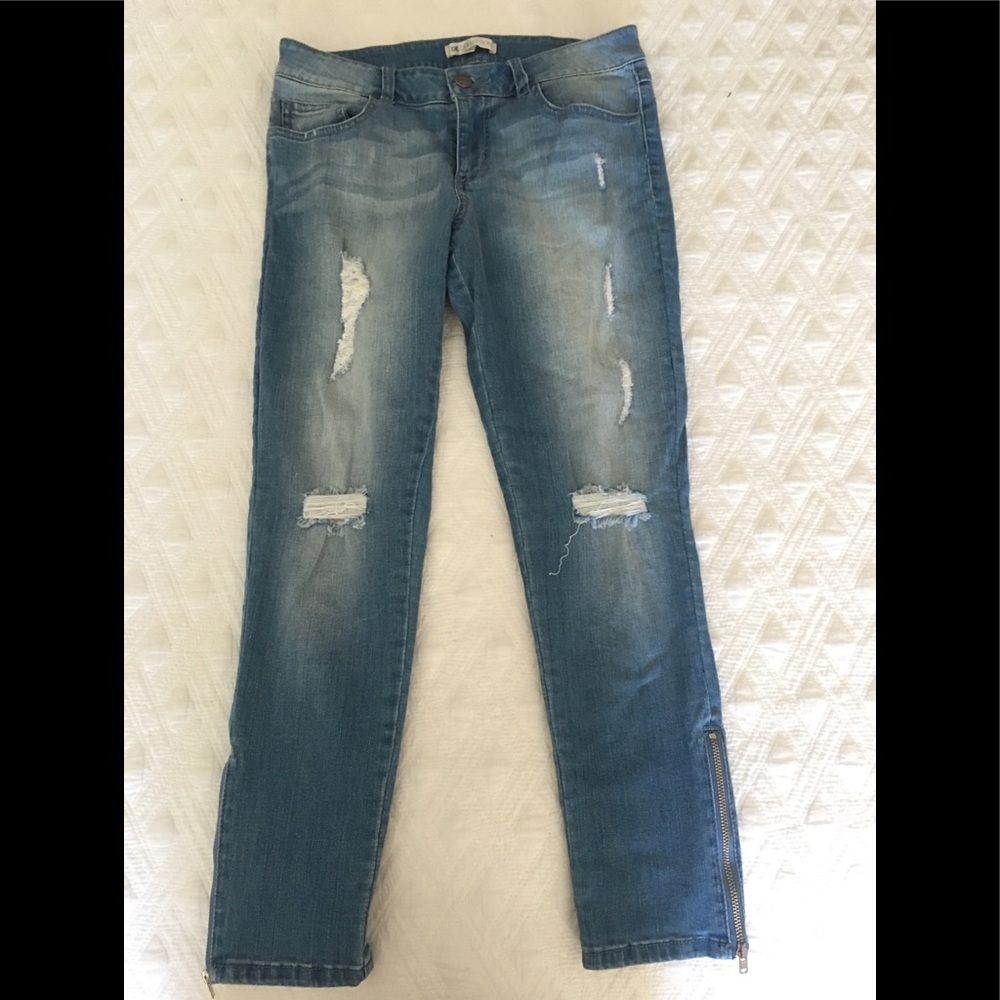 Distressed Denim Down East. Size 6
